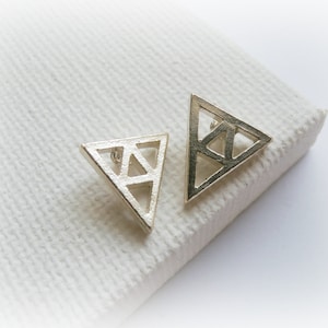 Legend of Zelda Triforce Earrings - Trianlge silver studs Earrings - Sterling silver unisex studs - men geometric studs - Zelda Jewelry