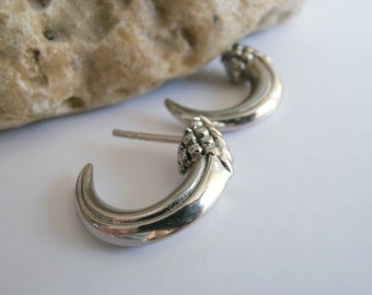 Claw Sterling Silver Earrings - Talon Raven Earrings - Raven Claws earrings - Claws Stud Sterling Silver - Animal Claw Studs 925 - Crow Claw