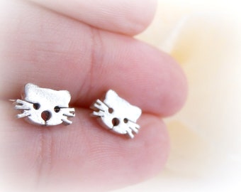 Kitty Earrings Sterling Silver - Kitty Silver Studs - Cat Sterling Silver Earrings - Cat Silver Studs - Cute cartilage earring