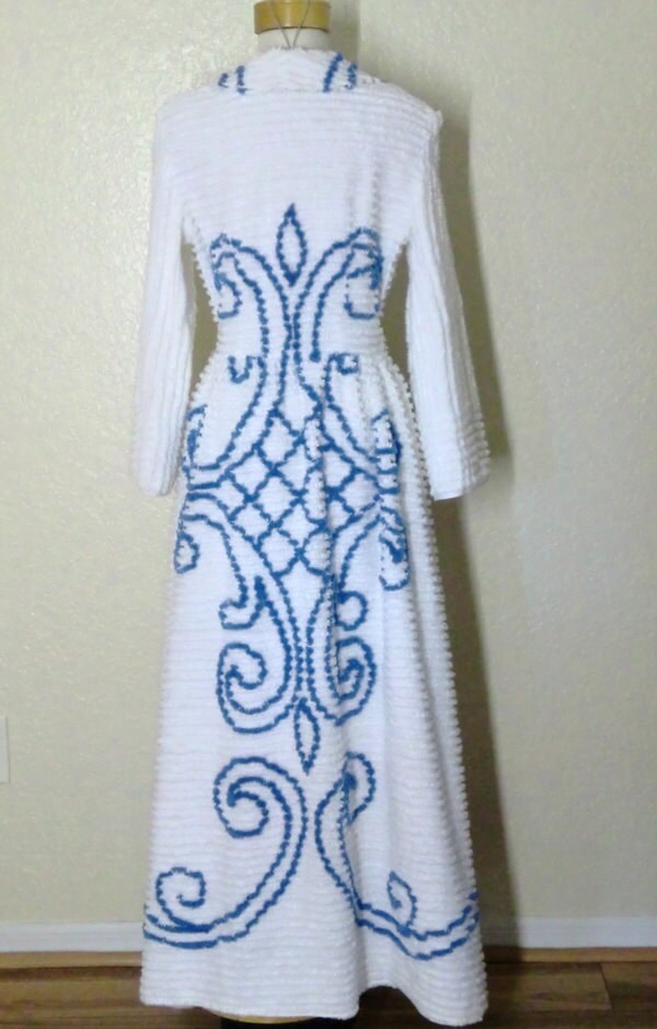 Vintage 50s Style Chenille Cotton Robe Bathrobe Etsy Kimonos figswoodfiredbistro bata peignoir