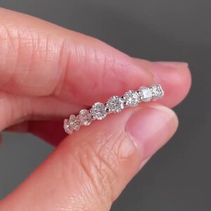 Runder geschnittener Ehering aus 925er Sterlingsilber, voller Eternity-Band