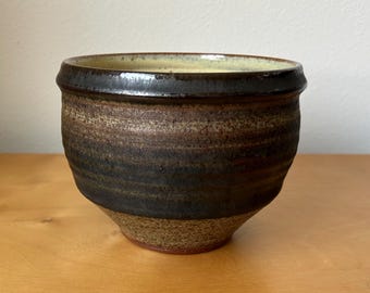 vintage Denis Vibert tapered rustic striped planter pot 6.25” diameter x 4.75” tall Pine Tree Kiln Sullivan Maine MCM collectible pottery