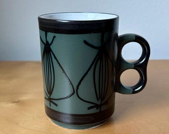 vintage Otagiri Japan style coffee mug 4” tall dark green with black abstract onion drawing decoration double finger handle MCM 1970s retro