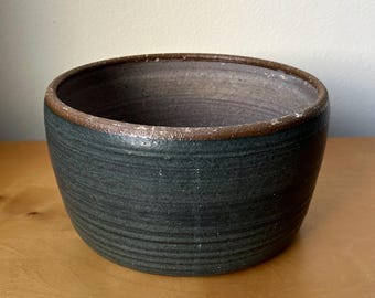 vintage Virginia Weisel Wysel studio art pottery planter 7.5“ diameter x 4“ tall rustic weathered blue gray MCM mid-century modern marked