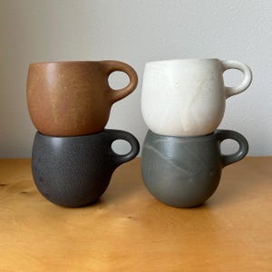set of 4 Campfire Pottery Maine handmade rounded ceramic mugs cups 3.5” tall brown off-white charcoal gray blue MCM inspired retro boho