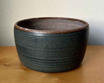 vintage Virginia Weisel Wysel studio art pottery planter 7.5“ diameter x 4“ tall rustic weathered blue gray MCM mid-century modern marked