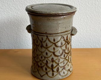 vintage Mar Hudson small handmade stoneware lidded jar 5.25” tall Seattle northwest studio art pottery rustic MCM mid-century modern signed