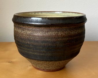 vintage Denis Vibert tapered rustic striped planter pot 6.25” diameter x 4.75” tall Pine Tree Kiln Sullivan Maine MCM collectible pottery