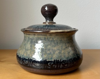 vintage Ben Bieri lidded jar canister 6” diameter x 6.25” tall rustic dark blue pattern signed Pacific Northwest studio pottery MCM 1970s