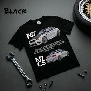 Puede incluir: Un juego de tres tazas de cerámica con un acabado moteado y mate. Las tazas son de color crema, gris claro y gris oscuro. Cada taza tiene un diseño simple y minimalista y un asa redondeada.