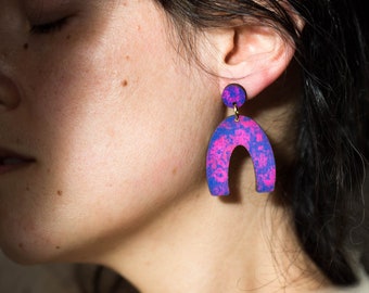 Dappled Arch Earrings - Vibrant Indigo and Fushcia