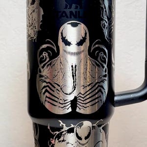 Lasergravierte Superhero 30 Unzen Stanley Tumbler