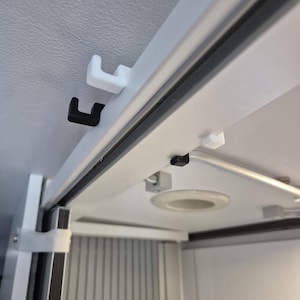Gancio per porta del bagno nel camper - Adria Twin Supreme 640 SGX