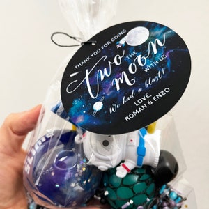 Twee de maan verjaardagsfeestje gunst tags - Outer Space Planet thema verjaardagsfeestje decor