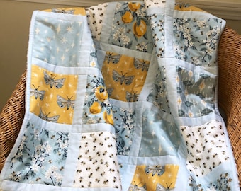 Bees & Lemons Baby Quilt Handmade, Organic Cotton Sash Quilt, Honey Bee Baby Blanket, Butterfly Nursery Bedding, Pastel Blue Yellow White