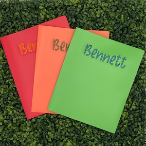 Personalized Embroidered Folder with Custom Name – 2 Pocket Plastic Folder with Prongs, Back to School Supplies, Custom Student Folder,
