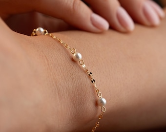 Elegant Pearl Bracelet • Minimalist Natural Freshwater Pearl Jewelry • Meaningful Bridesmaid Gift for Women