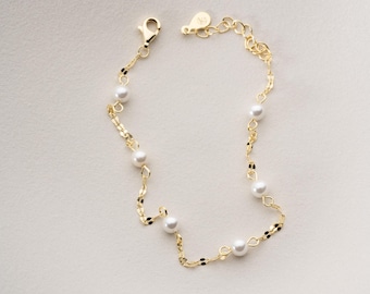 Elegant Pearl Bracelet • Minimalist Natural Freshwater Pearl Jewelry • Meaningful Bridesmaid Gift for Women
