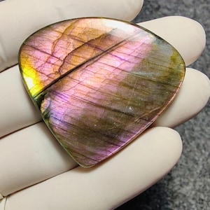 Cabujón de labradorita natural / Gema rectangular con destellos amarillo púrpura (Colgante, engaste de alambre)