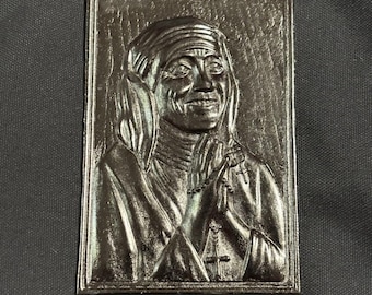 Vintage katholieke moeder Teresa van Calcutta zilverkleurige handmedaille