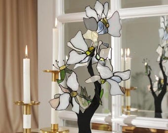 Sculpture en vitrail Tiffany : anémones sur une branche de fer