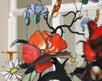 Bouquet de fleurs sauvages en verre sur pied, sculpture de fleurs de style Tiffany, arrangement de prairie en vitrail, décoration de table florale artisanale