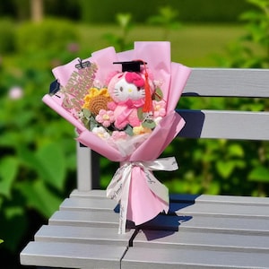 Crochet Character Bouquet – Handmade Plush Gift – Forever Smiling Surprise