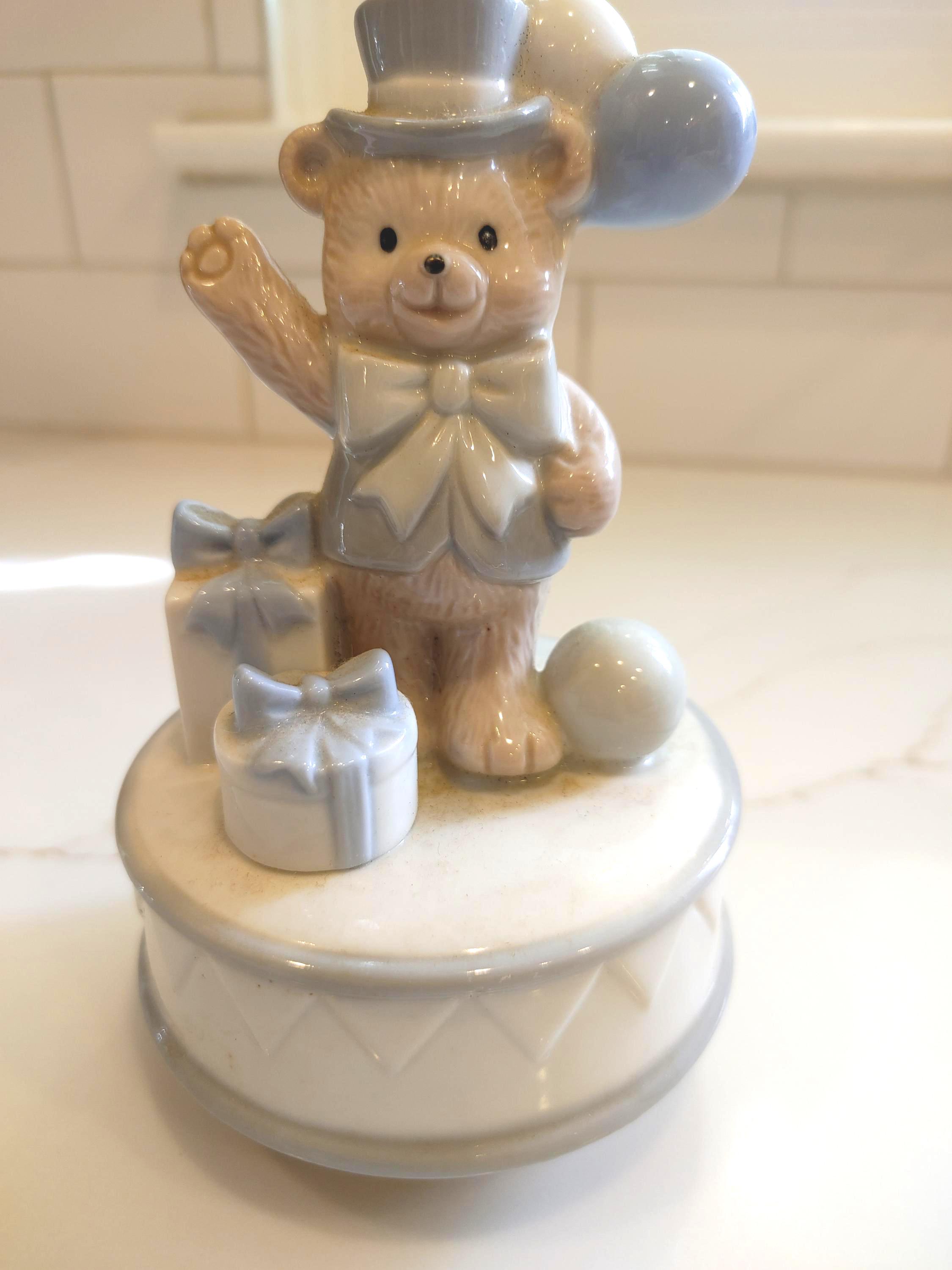 Mini Wooden Animal Music Box - Elephant Ornament Plays 'It's A Small World'