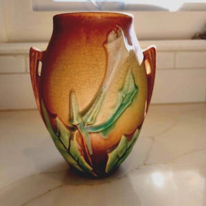 Museum-Quality Roseville Thornapple Vase-Shape 810-6-c.1937-1941-Exceptional Condition