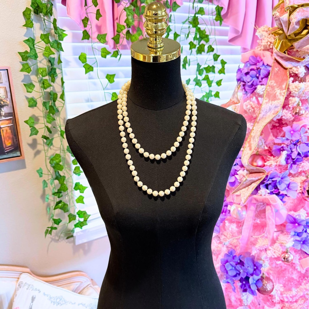 Vintage 80s Long Layering Lightweight Faux Pearl Necklace with Off White Tones