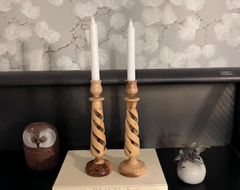 Paar vintage olijfhouten kandelaars