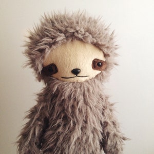 Kawaii Sloth Stuffed Animal Plushie in Gray