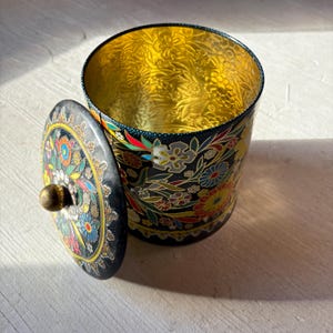 Vintage 1960s Daher Floral Embossed Tin with Lid