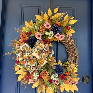 Ghirlanda autunnale con zucche, girasoli color malva e fiocco rustico, porta d&#39;ingresso autunnale, ghirlanda autunnale con blu navy e arancione rustico
