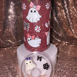 16oz Pink Ghost Snow Globe Cup with Glitter, Floral & Bow Ghost Vinyl, Ghost Charm Lid, Clear Glitter Straw – Spooky Cute Tumbler