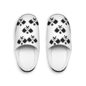 Cozy Women&#39;s Pickleball Slippers with Fun Lift Design, Cute Indoor Footwear for Relaxation, Gift for Her, Perfect for Home
