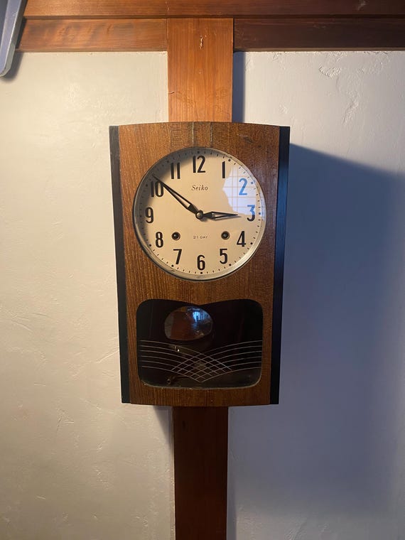 1960年代のセイコー製壁掛け時計 – 21日巻きの日本製振り子時計
