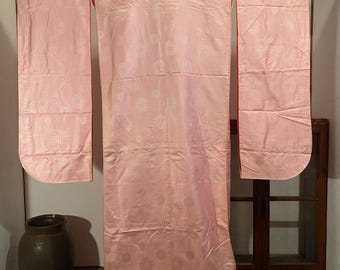 Vintage Japanese Pink Kimono – Chrysanthemum Pattern, Red Lining