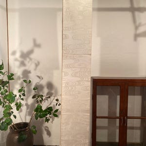 Vintage japanskt Obi-bälte – vitt molnmotiv, elegant och fridfullt