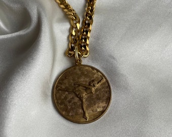 Vintage Gold Figure Skater Sports Medallion Pendant Necklace, Gold Figure Ice Skating Pendant, Gold Plated Chain