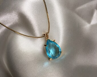 Vintage-Necklace-Heart-Rhinestones-Silver-Chain-Blue-Jewelry-Accessories