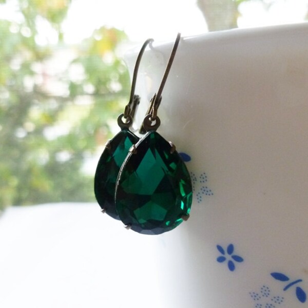 Emerald Green Rhinestone Earrings, Costume Jewelry, Old Hollywood Glam