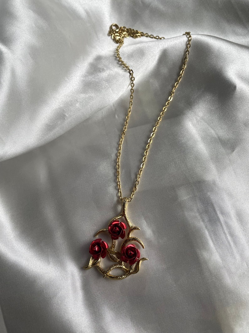 Vintage Gold Tone Red Rose Flower Pendant Necklace, Retro Costume