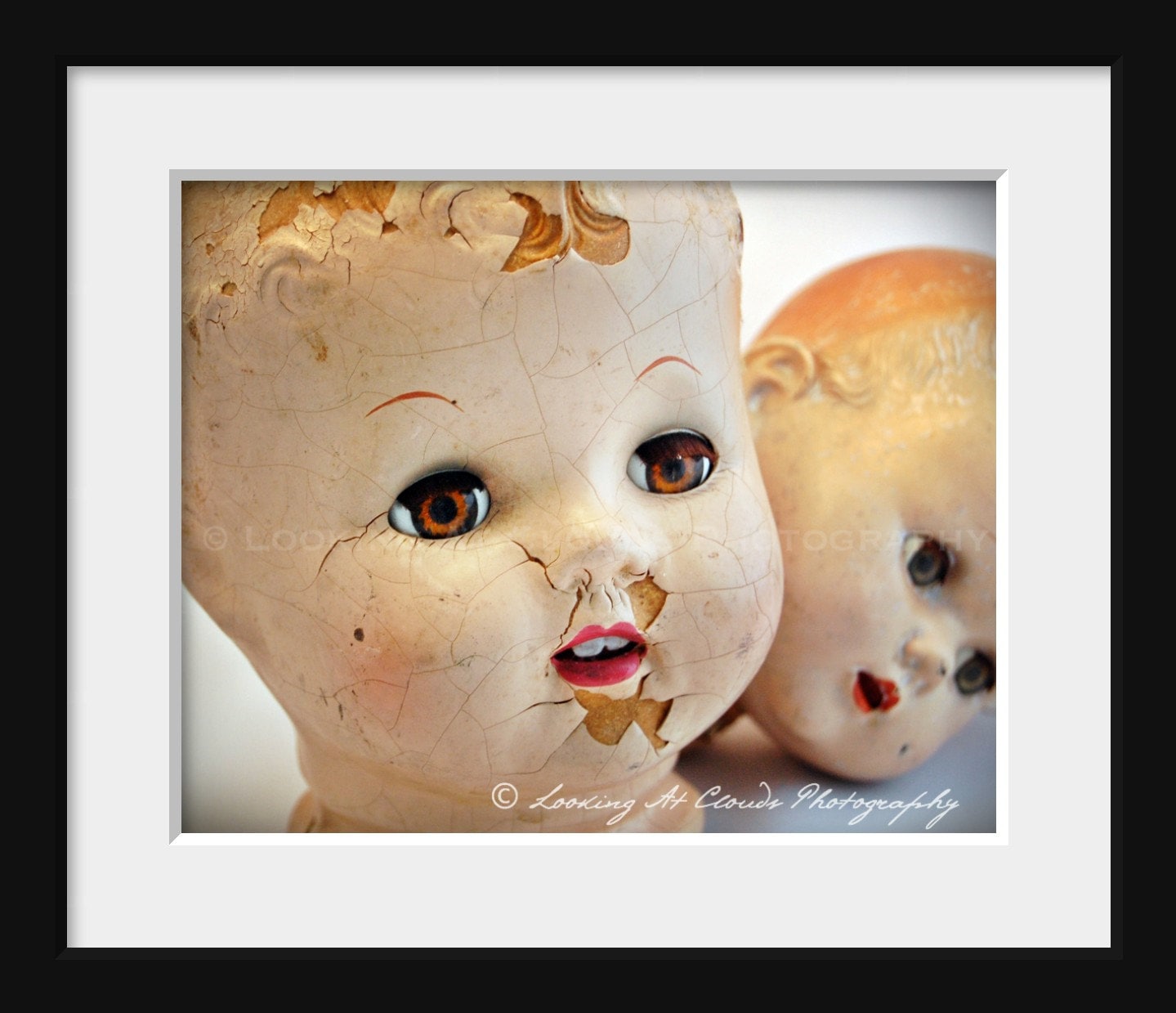 Is It Ok to Send Flowers Anonymously? Creepy, Classy Or Romantic!