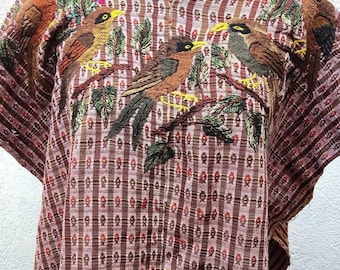 Ręcznie haftowany huipil z ptakami, bluzka z gwatemalskiej tkaniny w stylu vintage, bluzka z tkaniny Santiago Atitlan, odzież w stylu etnicznym boho, bluzka szyta na miarę