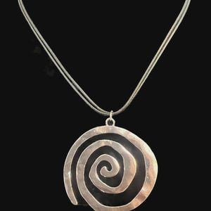 Vintage Antique Style Boho Hippie Abstract Spiral Pendant Necklace