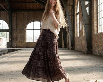 Gonna lunga a strati in chiffon marrone bohémien per donna, gonna lunga fluida in stile cottagecore, abbigliamento da festival, estetica hippie gypsy, stile medievale