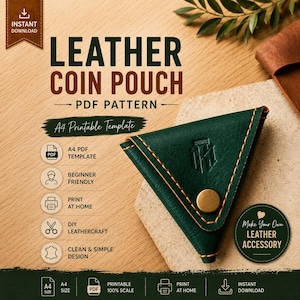 Könnte beinhalten: Ein dreieckiges Münztäschchen aus dunkelgrünem Leder mit sichtbaren beigefarbenen Nähten und einem runden messingfarbenen Druckknopfverschluss. Das Bild enthält den Text LEATHER COIN POUCH PDF PATTERN und A4 Printable Template mit Symbolen.