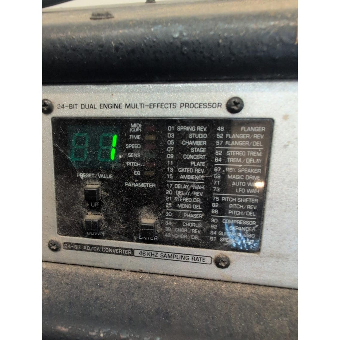 Behringer GX112 Blue Devil Guitar Amp 60 Watts! 1x12 Combo Amp Built In Effects, foto 2 di 5