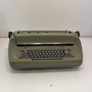Vintage Ibm Selectric Typewriter - Etsy